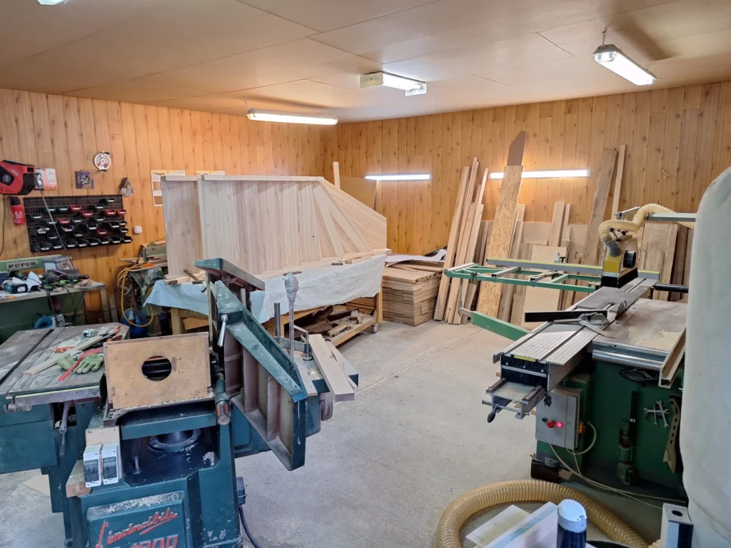 schody sosnowe tradycyjne mazowsze montaz